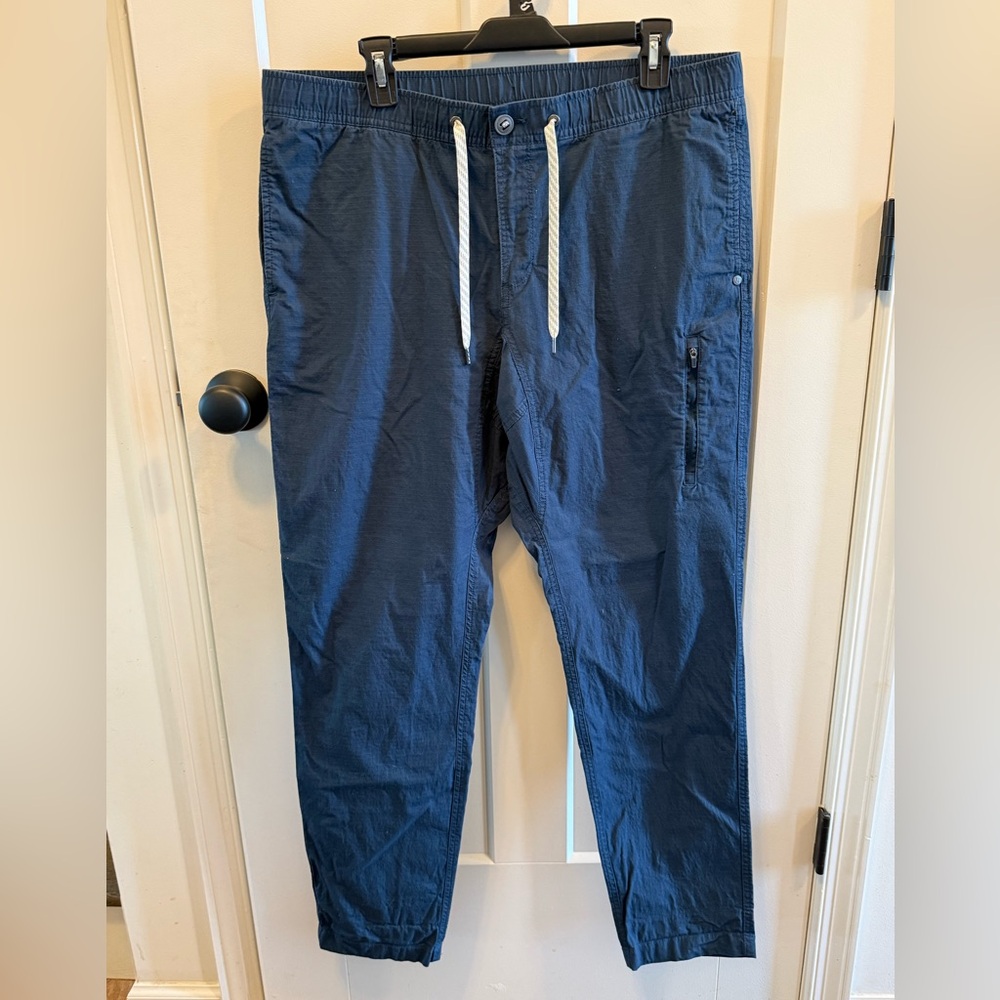 Vuori Navy Blue Regular Fit Nylon Ripstop Tapered Casual Pants Zip Pockets